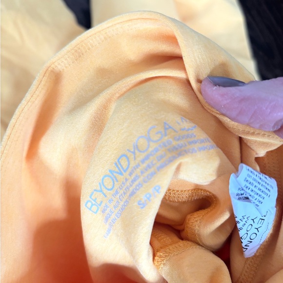 Yellow Women's Beyond yoga set - Picture 3 of 3